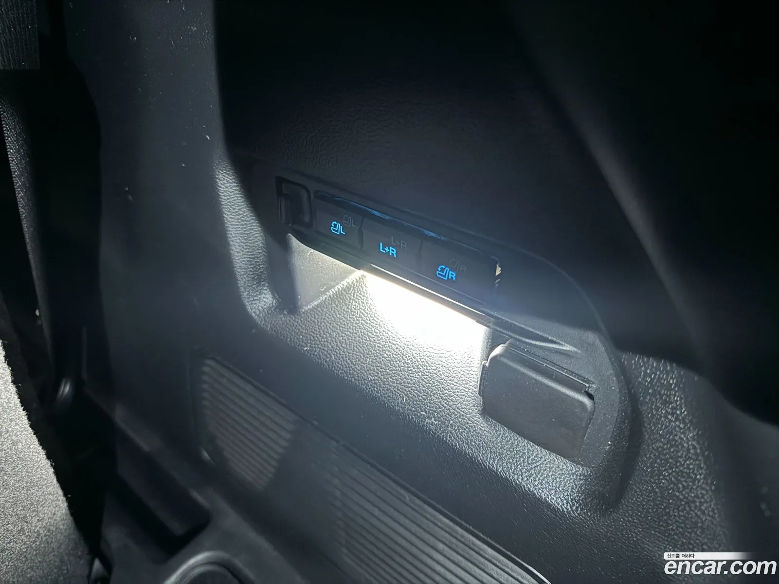 Ford Explorer 6th Gen 2022 — 3