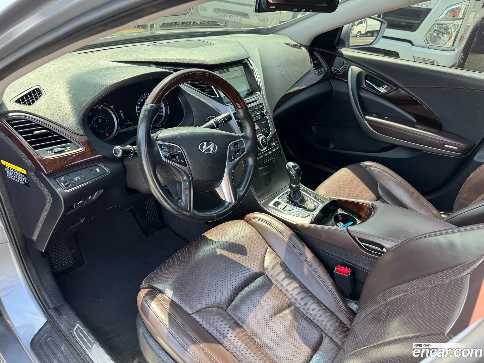 Hyundai Grandeur HG Hybrid 2015 — 15