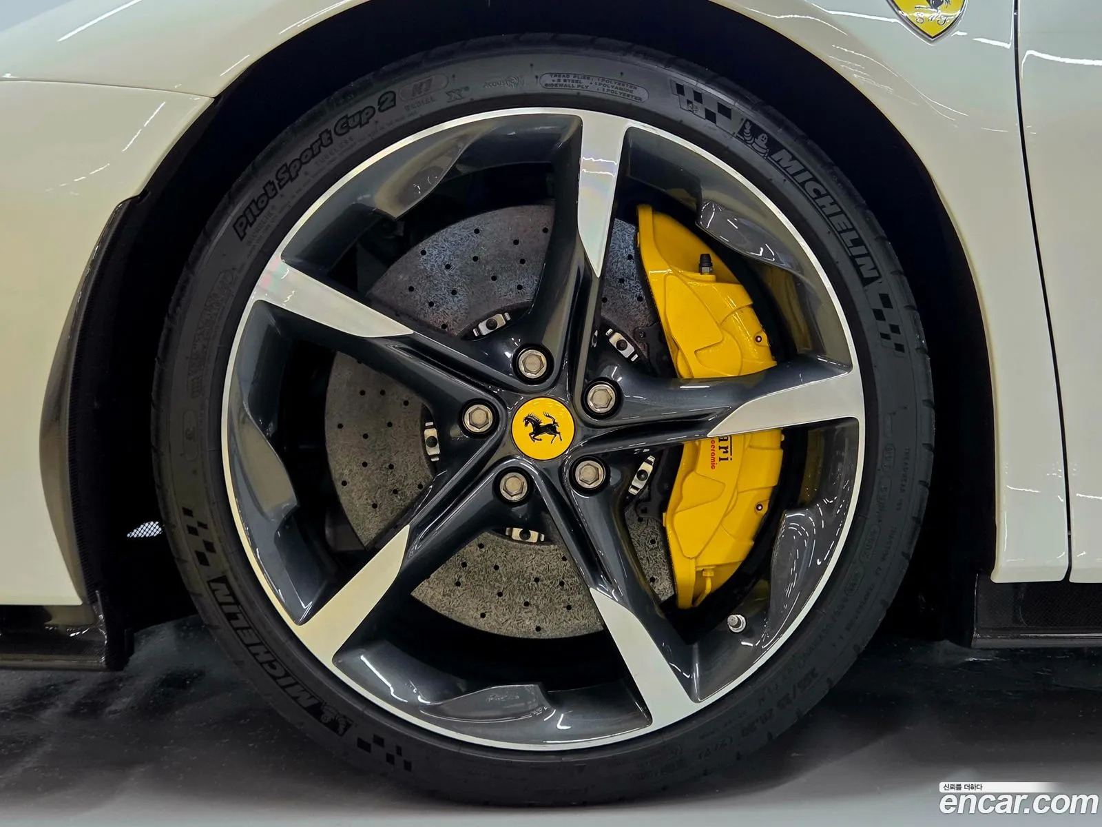 Ferrari SF90 Spider 2023 — 10