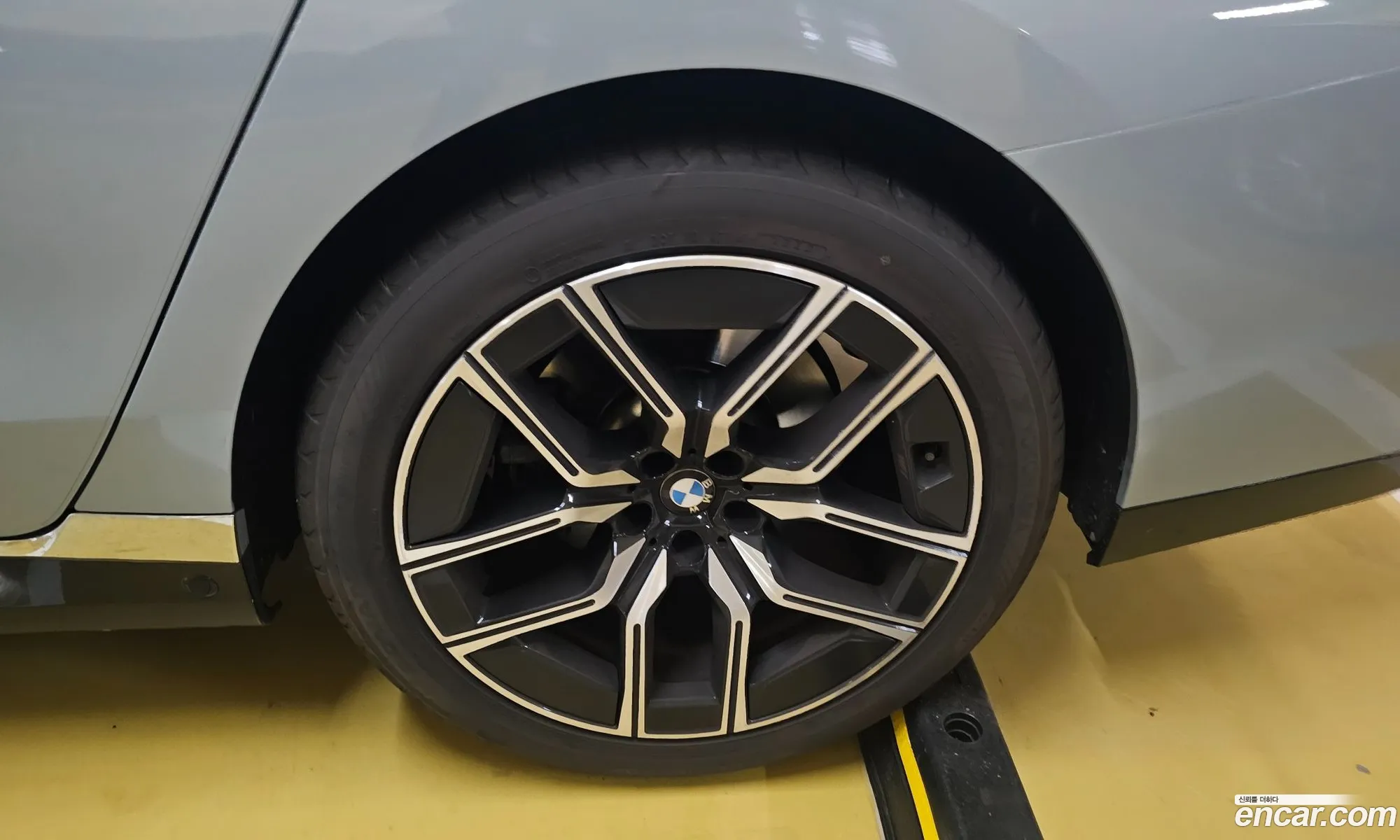 BMW 7 Series 2024 — 9