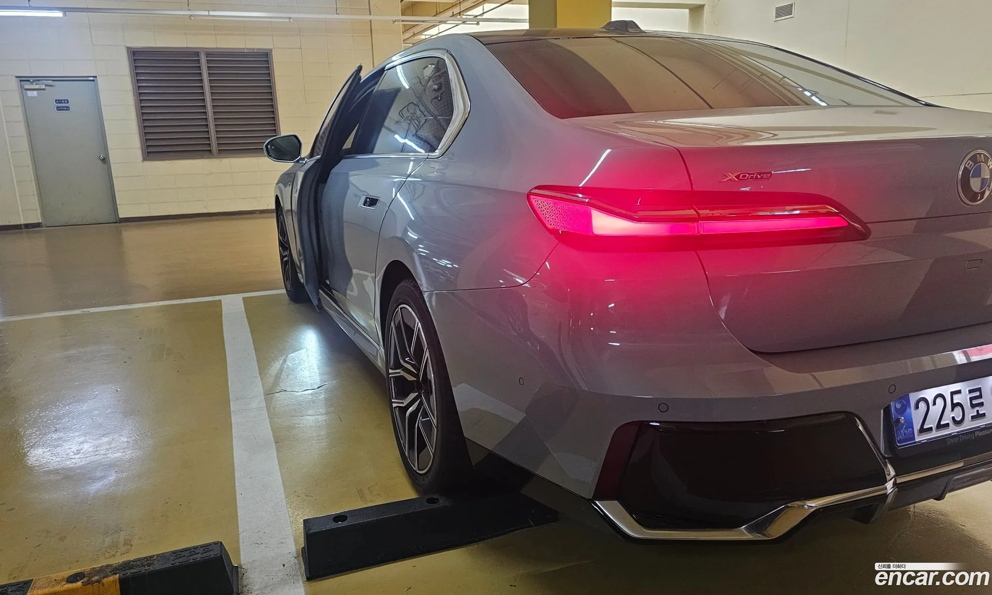 BMW 7 Series 2024 — 7