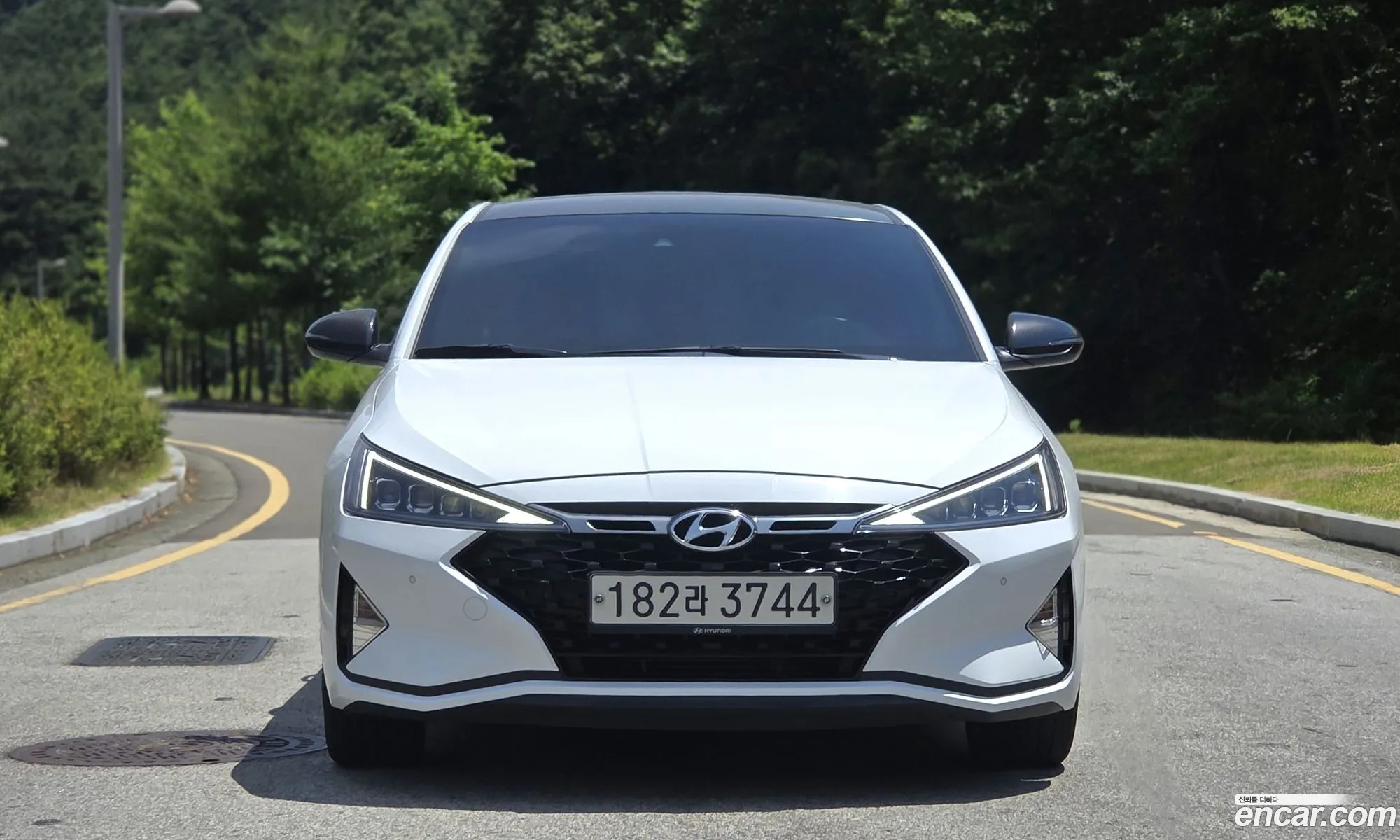 Hyundai Elantra AD 2019 — 16