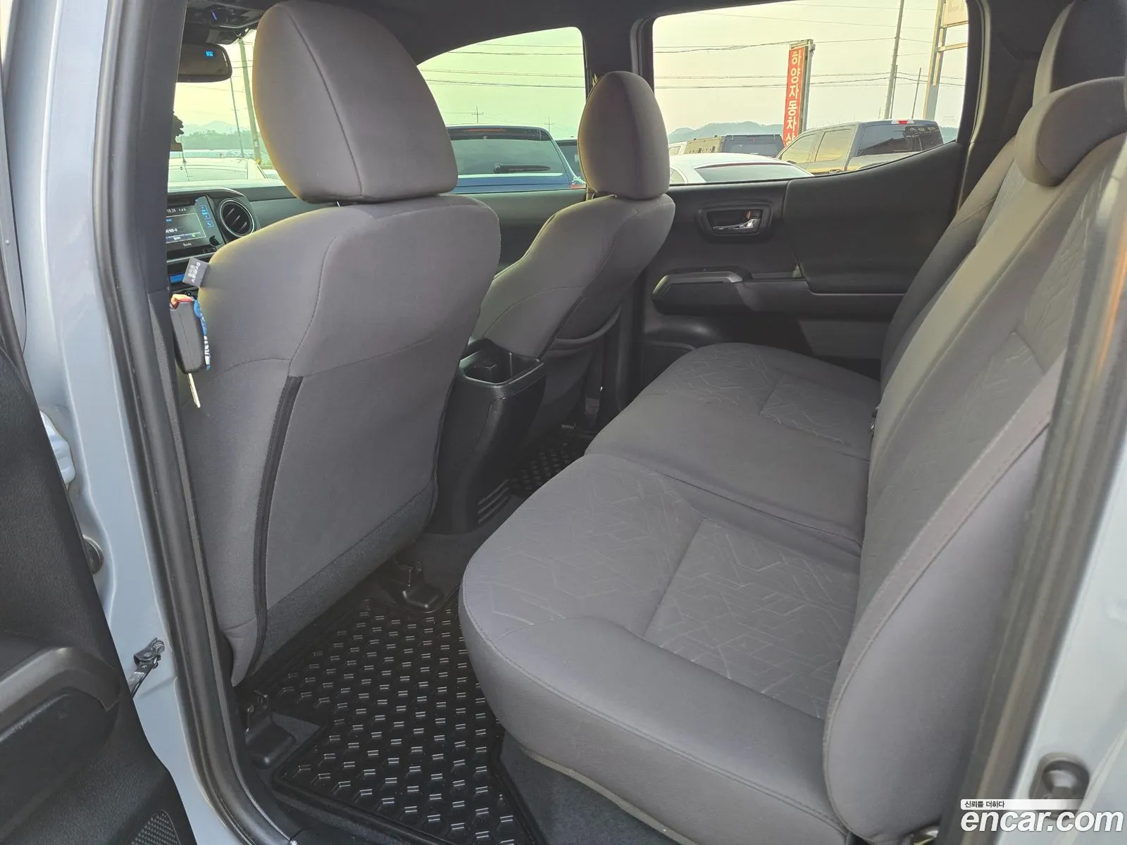 Toyota Tacoma 2018 — 17