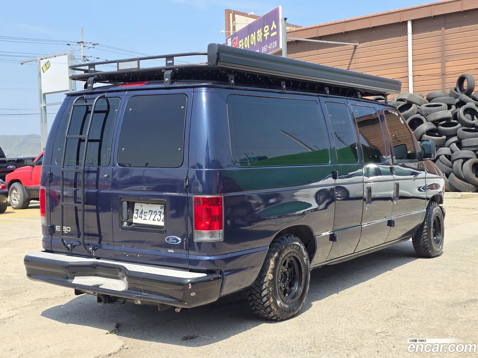 Ford E-Series 2003 — 13