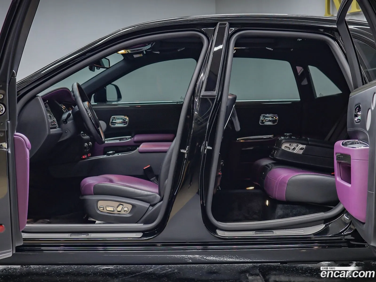 Rolls-Royce Ghost 2020 — 18