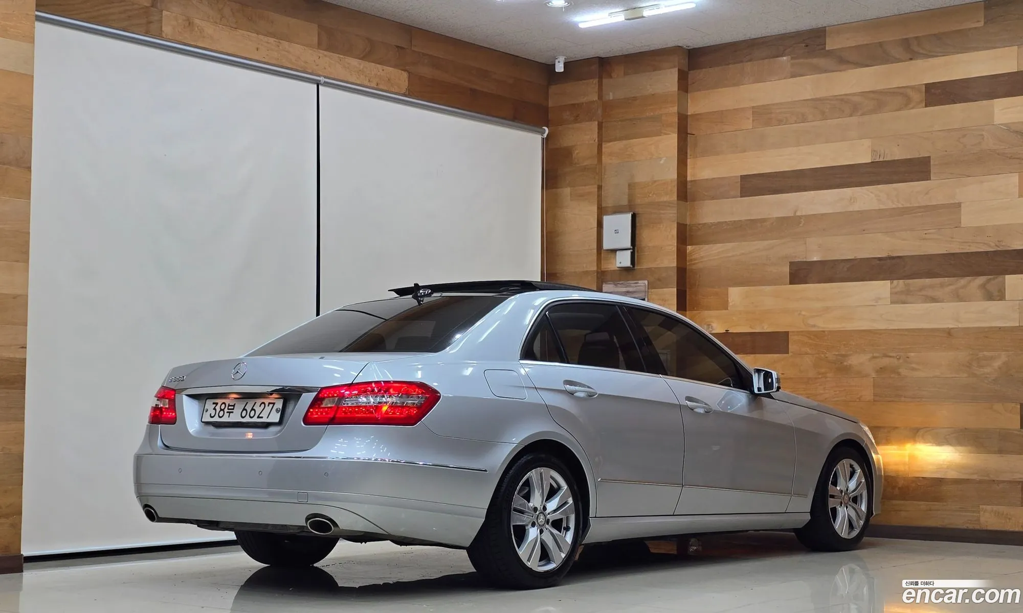 Mercedes-Benz E-Class W212 2010 — 12