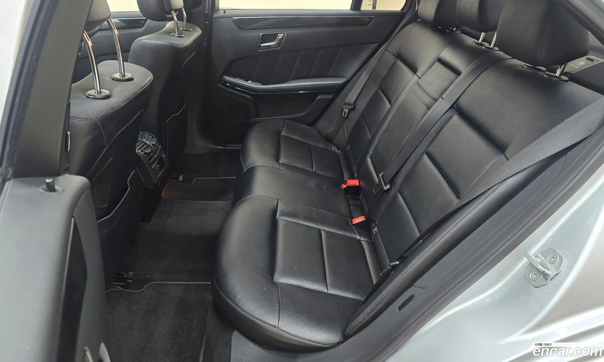 Mercedes-Benz E-Class W212 2010 — 14