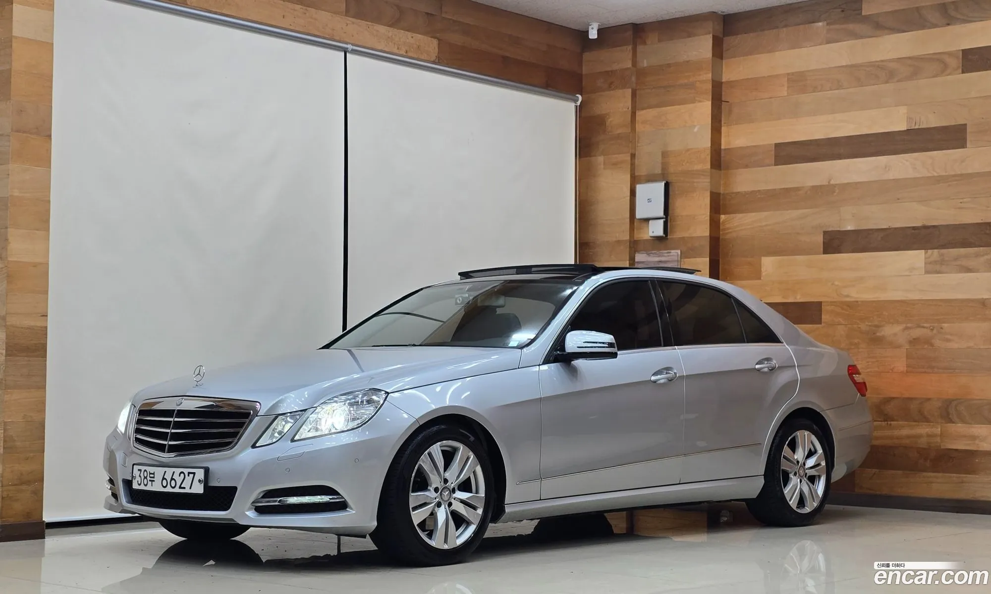Mercedes-Benz E-Class W212 2010 — 19