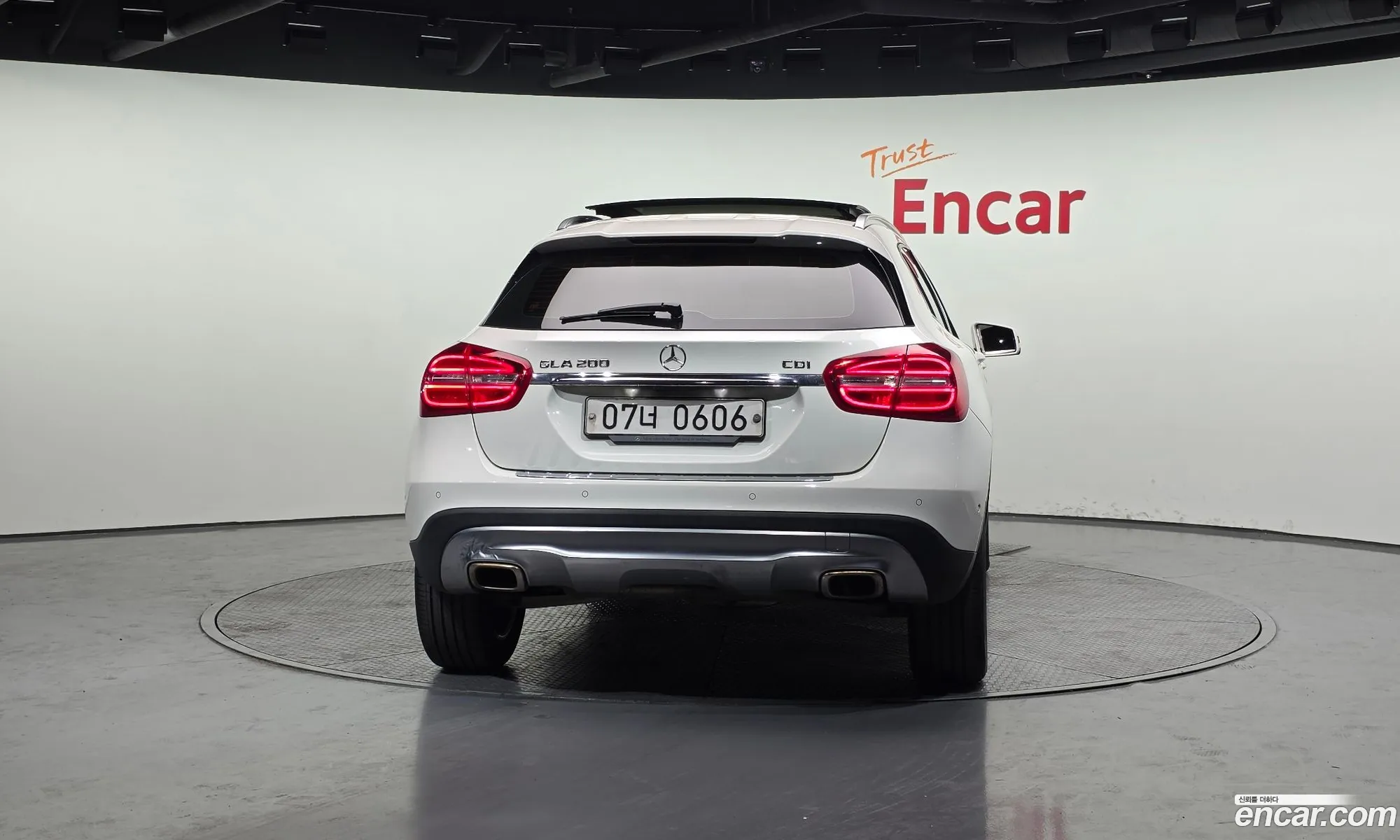 Mercedes-Benz GLA-Class X156 2015 — 13