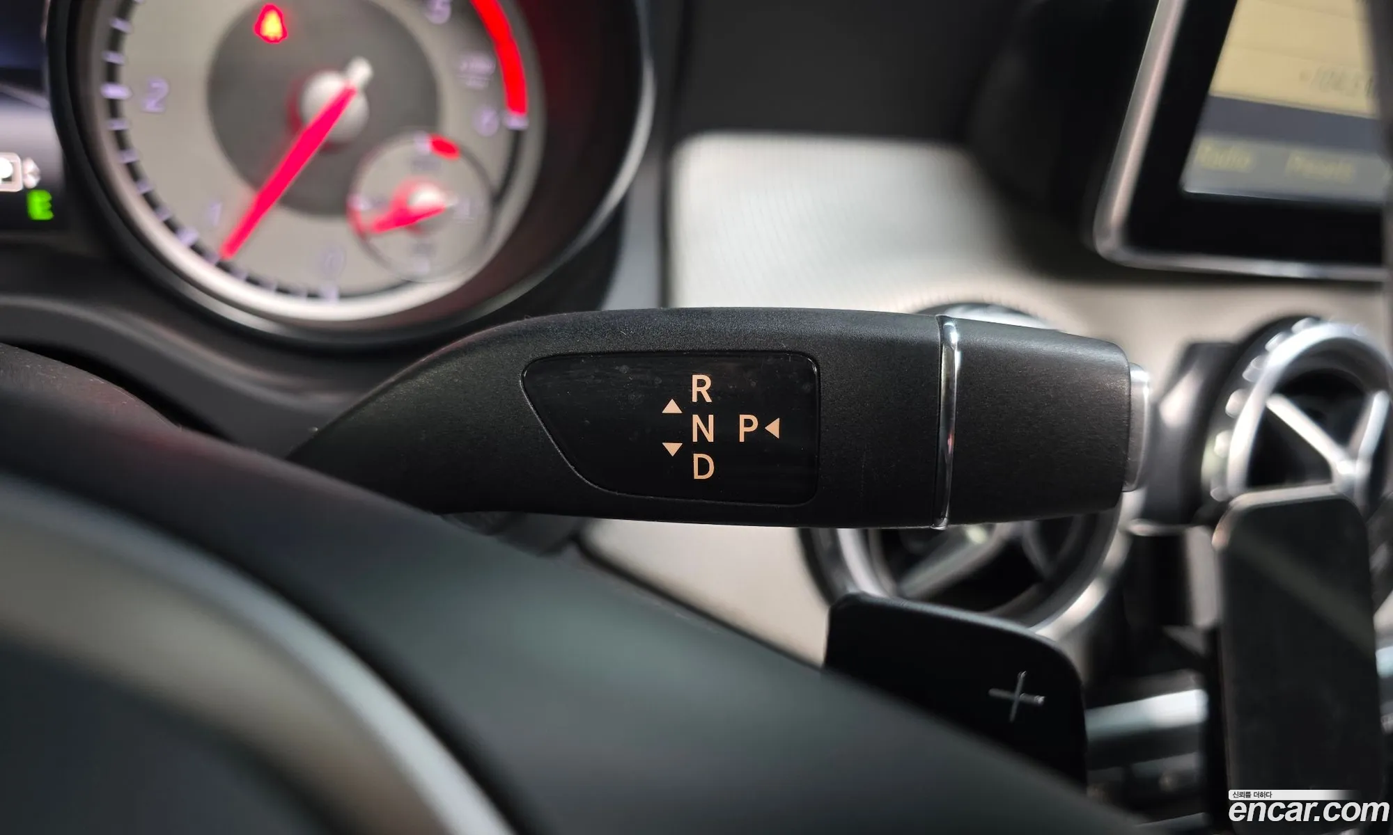 Mercedes-Benz GLA-Class X156 2015 — 18