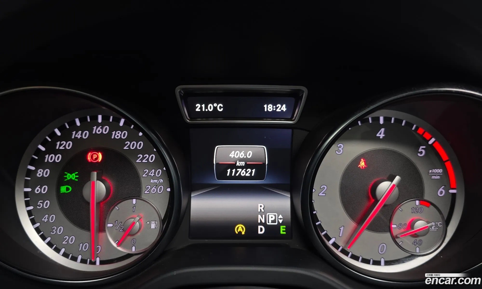 Mercedes-Benz GLA-Class X156 2015 — 12