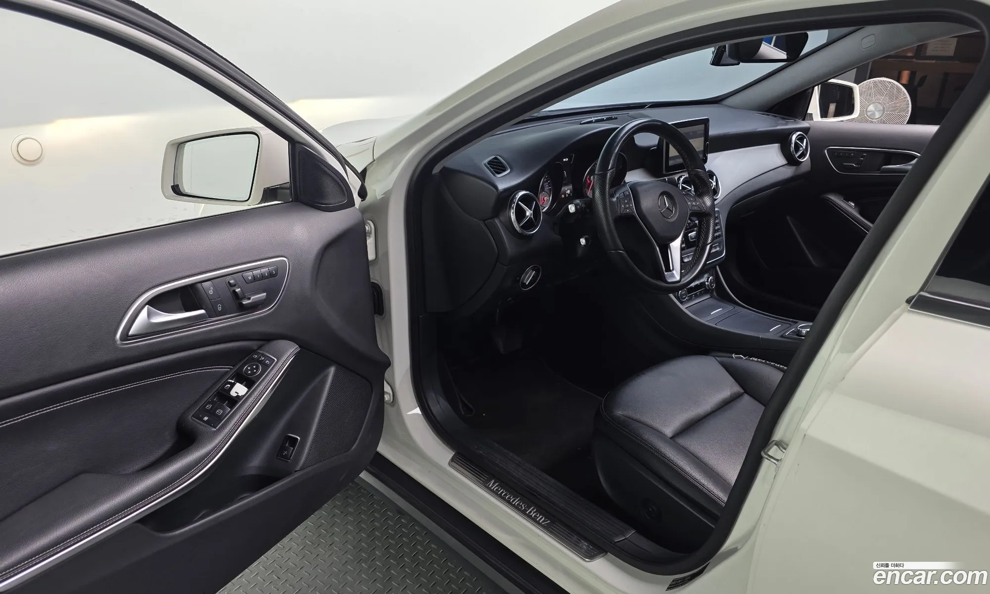Mercedes-Benz GLA-Class X156 2015 — 9