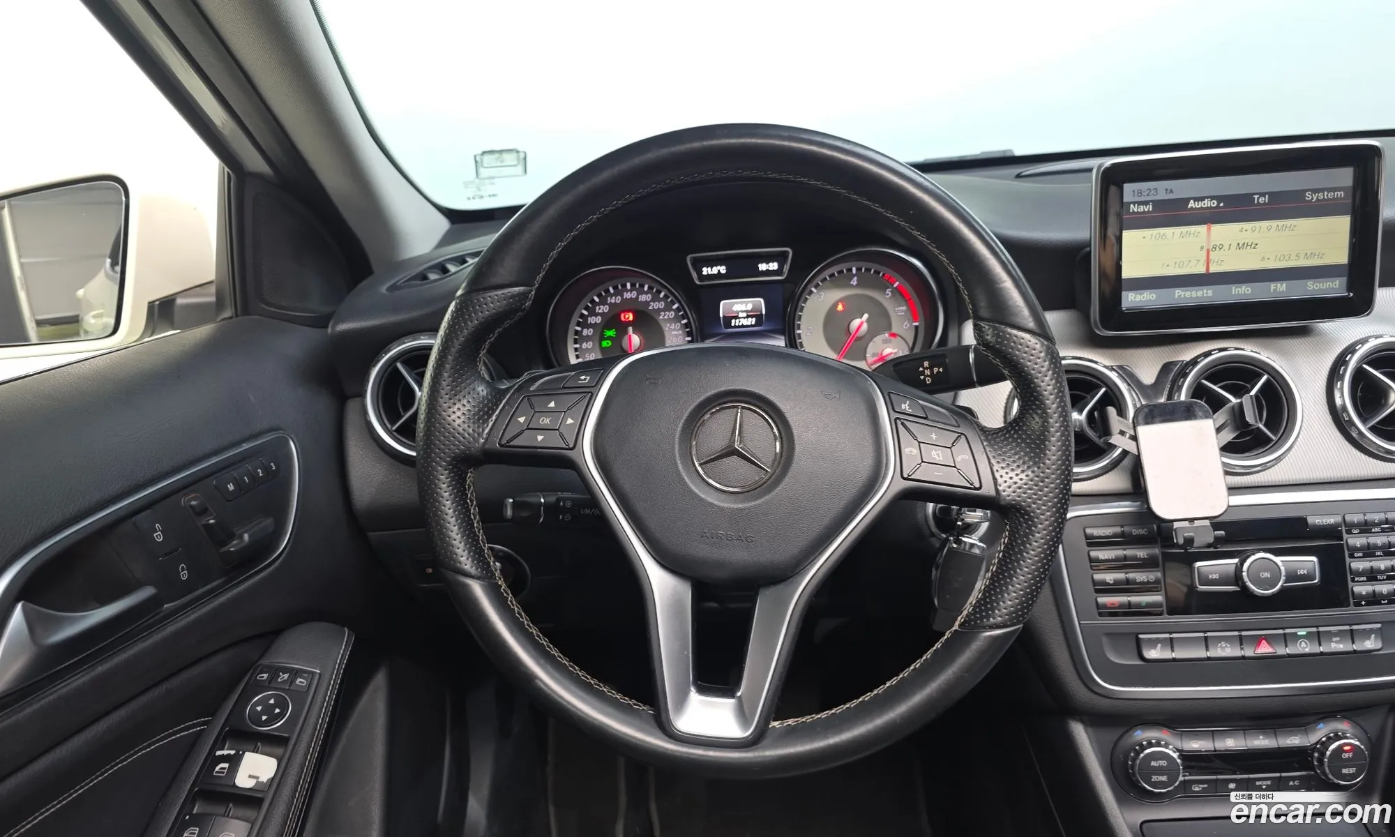 Mercedes-Benz GLA-Class X156 2015 — 16