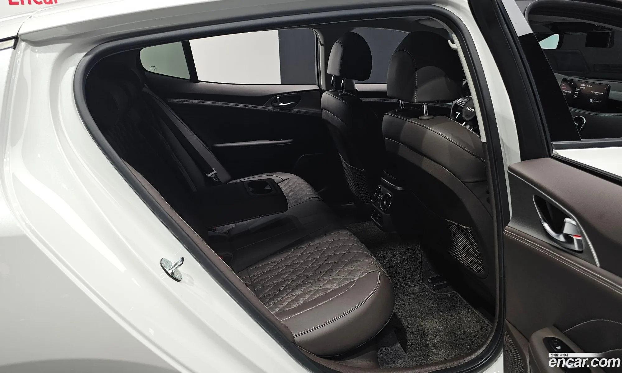 Kia Stinger Meister 2023 — 11