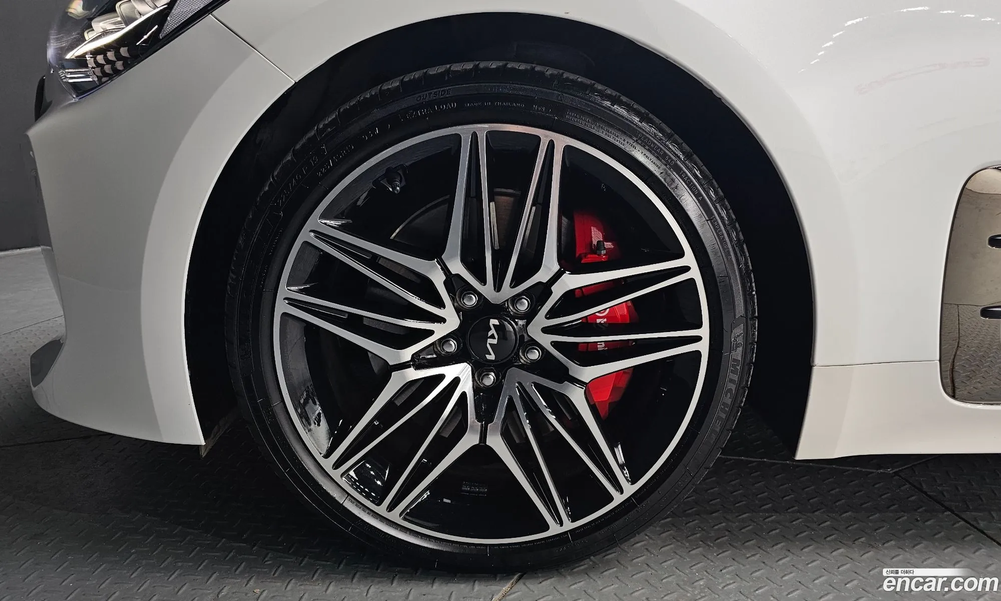 Kia Stinger Meister 2023 — 35