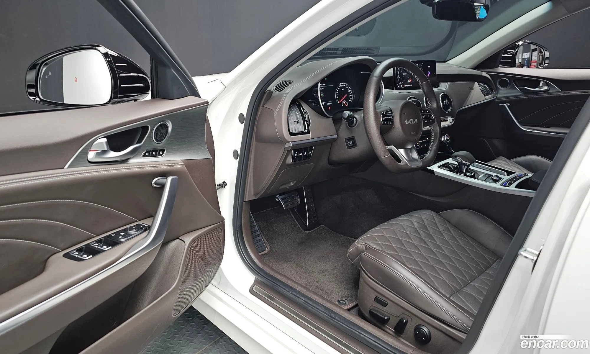 Kia Stinger Meister 2023 — 34