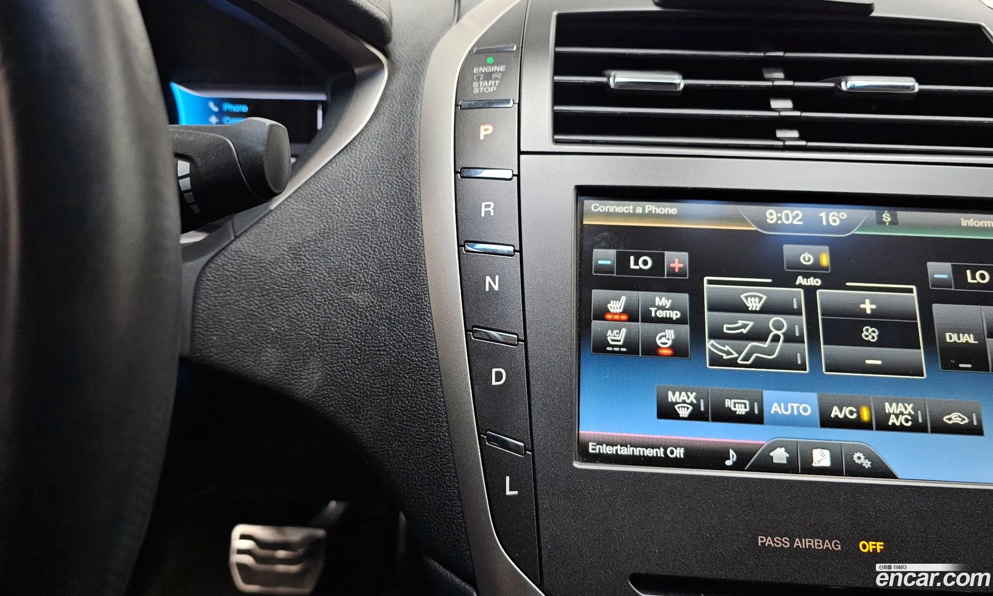 Lincoln MKZ 2016 3LN6L2LU9GR632867 — 15