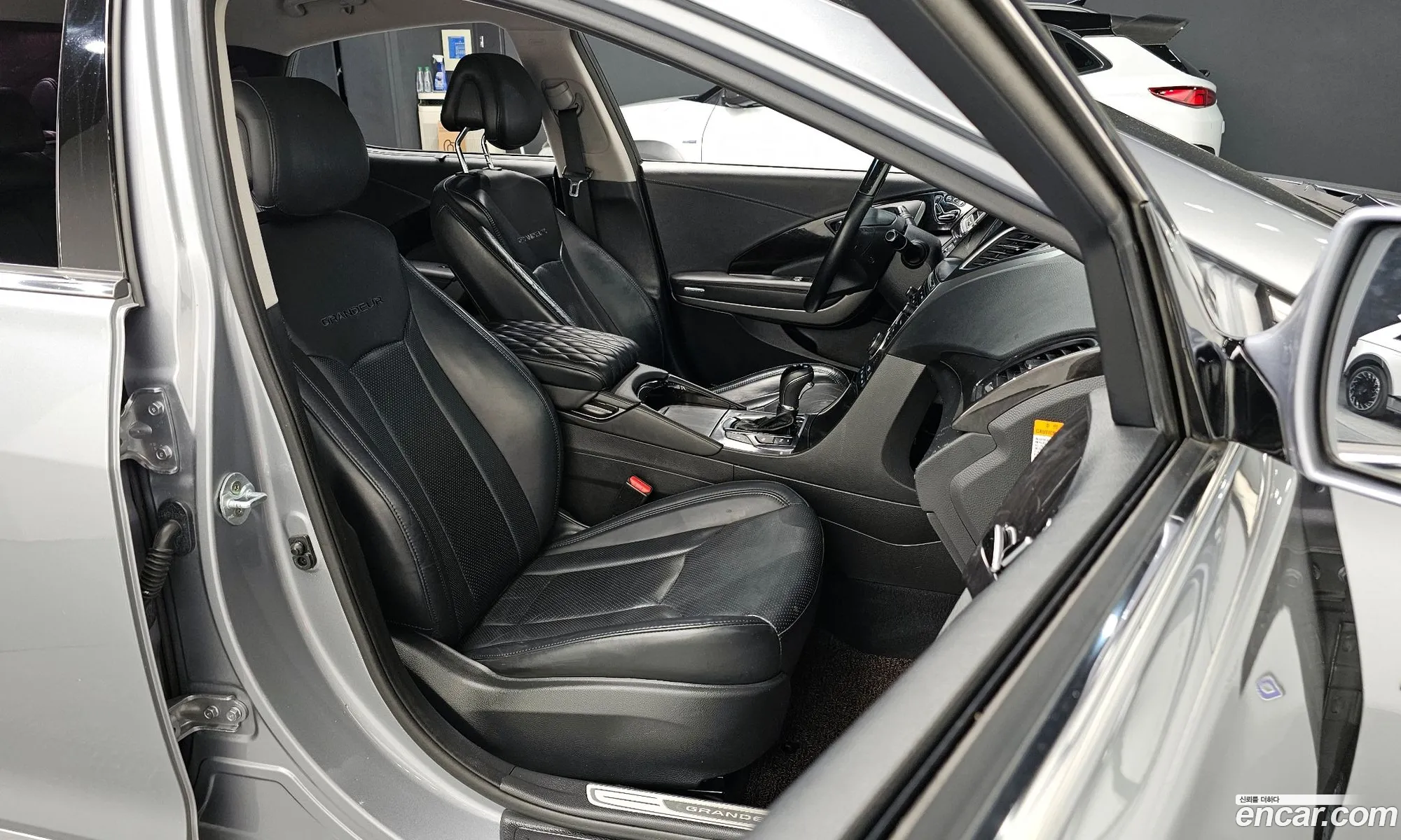 Hyundai Grandeur HG Hybrid 2016 — 6