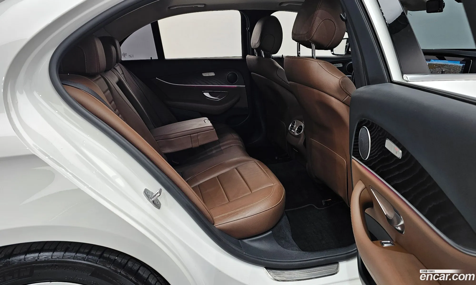 Mercedes-Benz E-Class W213 2017 WDDZF4CB9HA274089 — 30