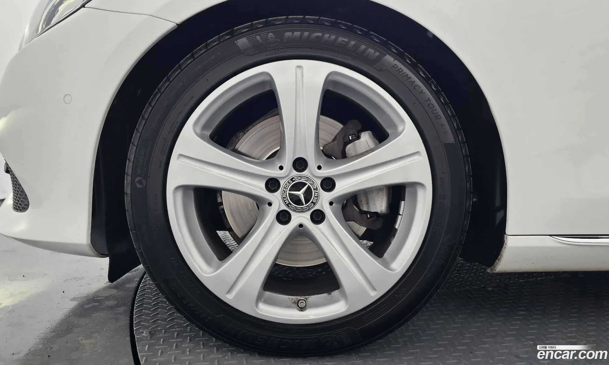 Mercedes-Benz E-Class W213 2017 WDDZF4CB9HA274089 — 8