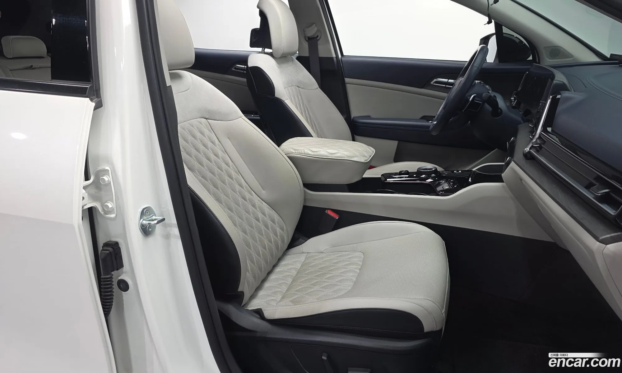 Kia Sportage Hybrid 2023 — 14