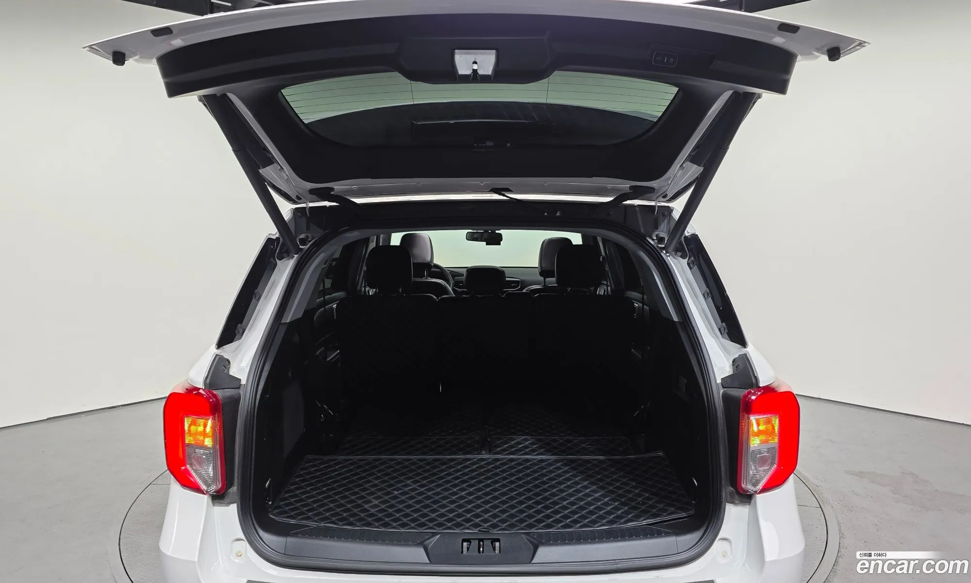 Ford Explorer 6th Gen 2023 1FMSK8FH3PGB35968 — 4