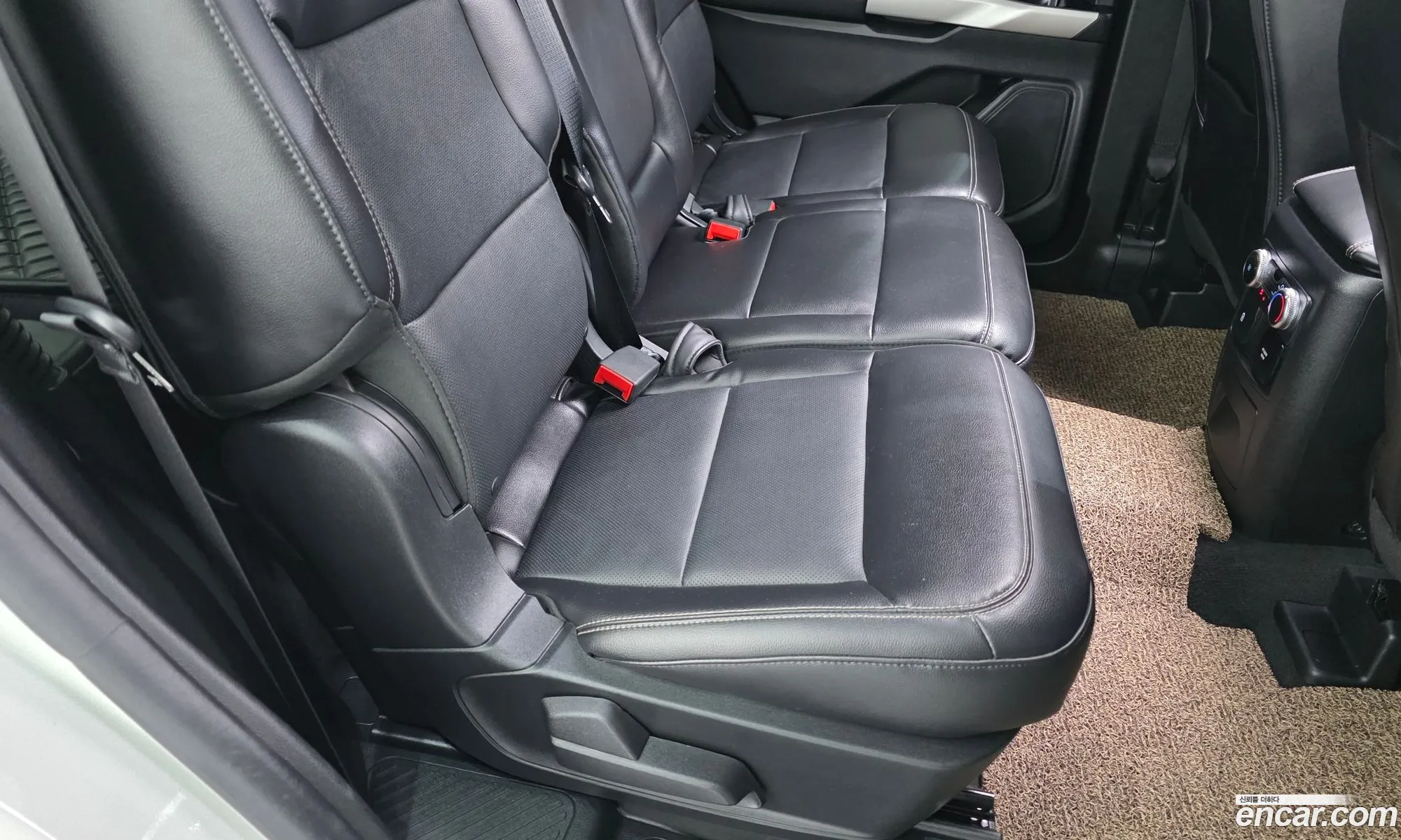 Ford Explorer 6th Gen 2023 1FMSK8FH3PGB35968 — 14