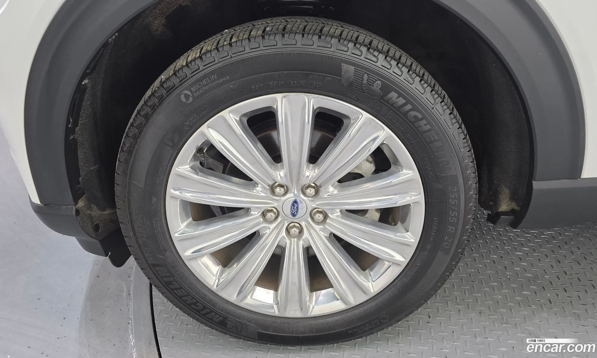 Ford Explorer 6th Gen 2023 1FMSK8FH3PGB35968 — 17