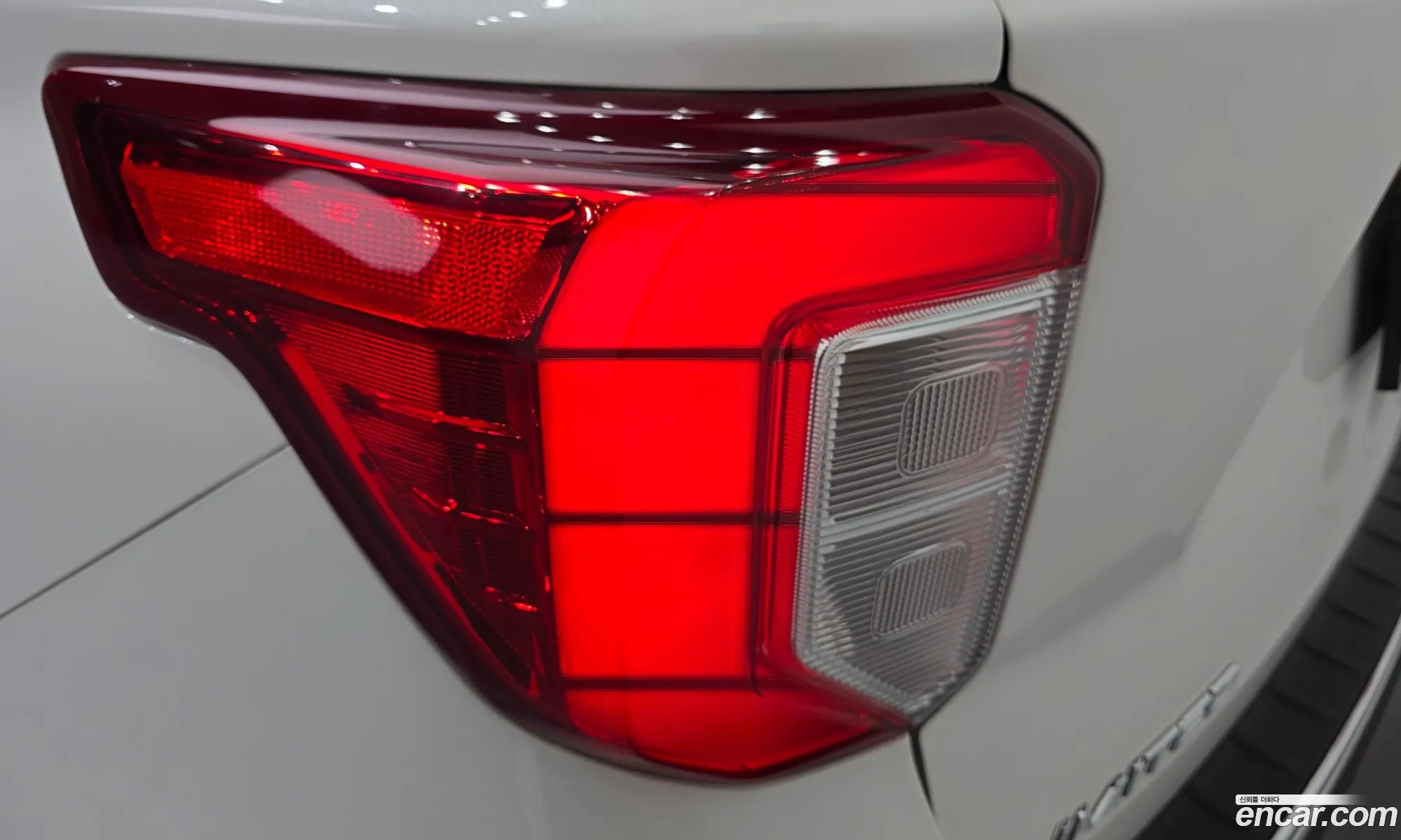 Ford Explorer 6th Gen 2023 1FMSK8FH3PGB35968 — 32