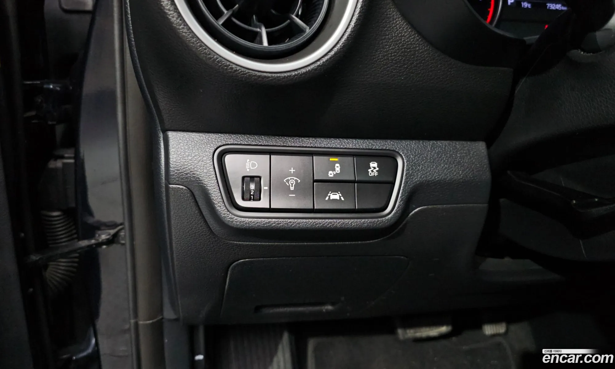 Kia K3 2018 — 18
