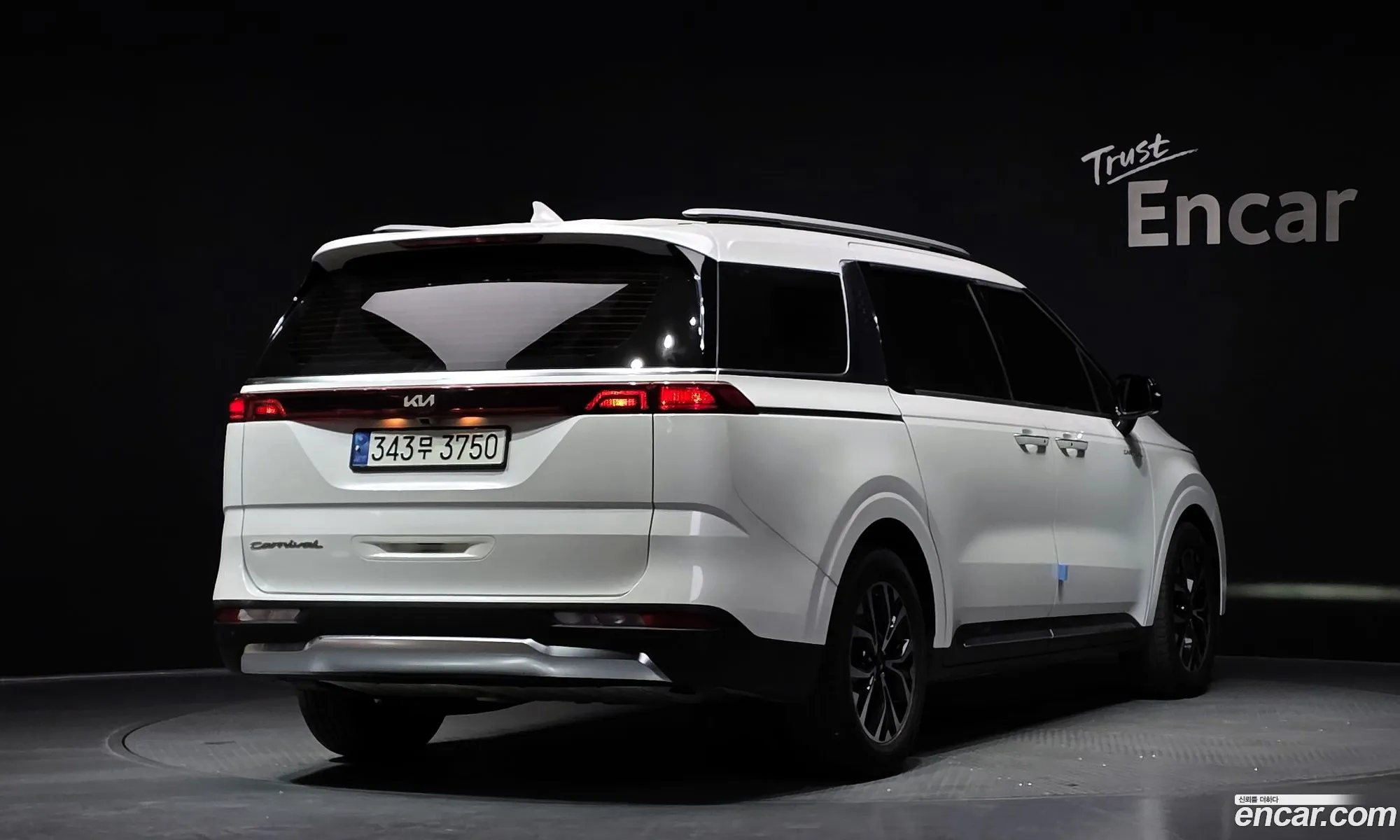 Kia Carnival 2021 — 10