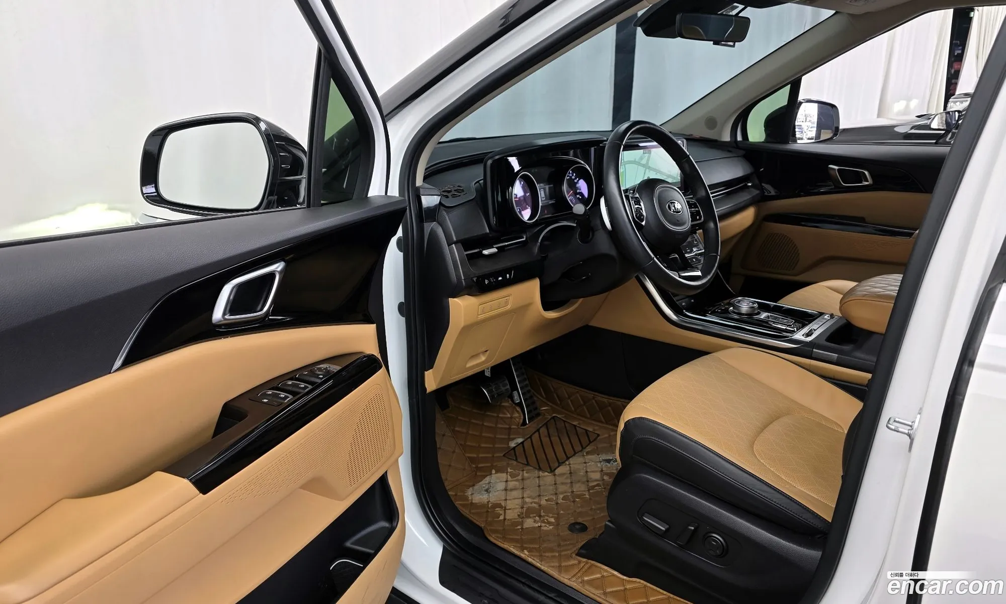 Kia Carnival 2021 — 18