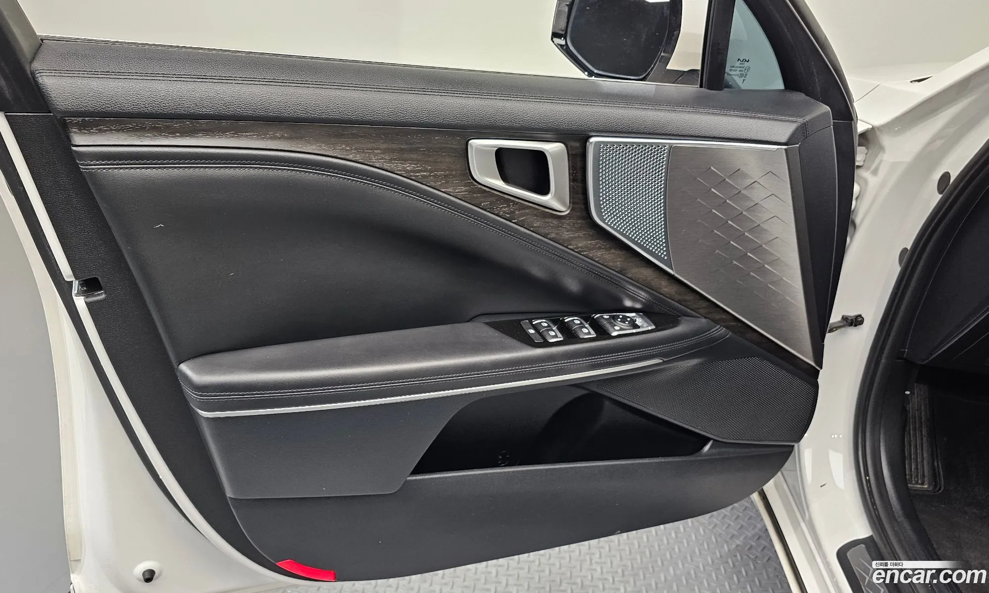 Kia K8 Hybrid 2022 — 27
