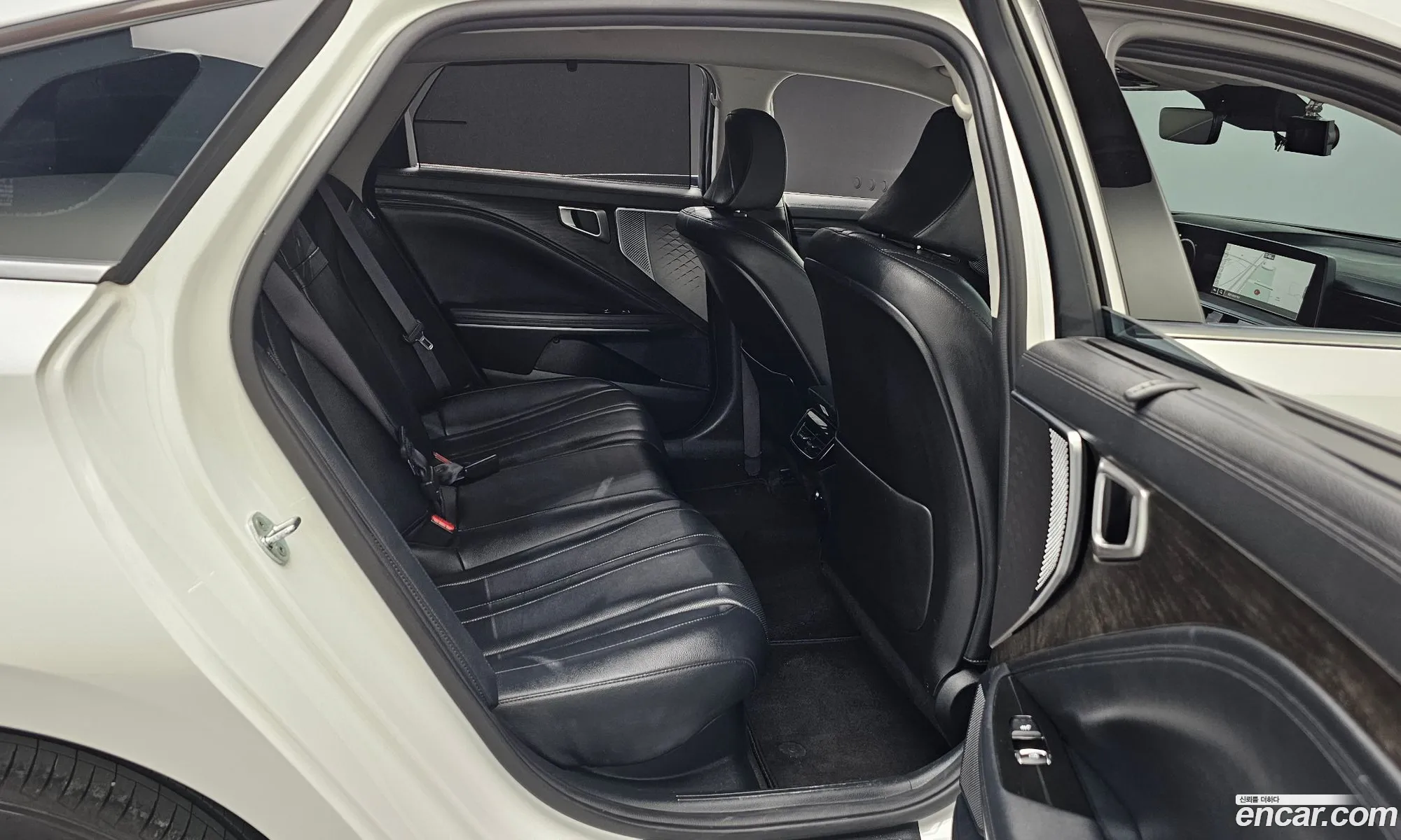 Kia K8 Hybrid 2022 — 14