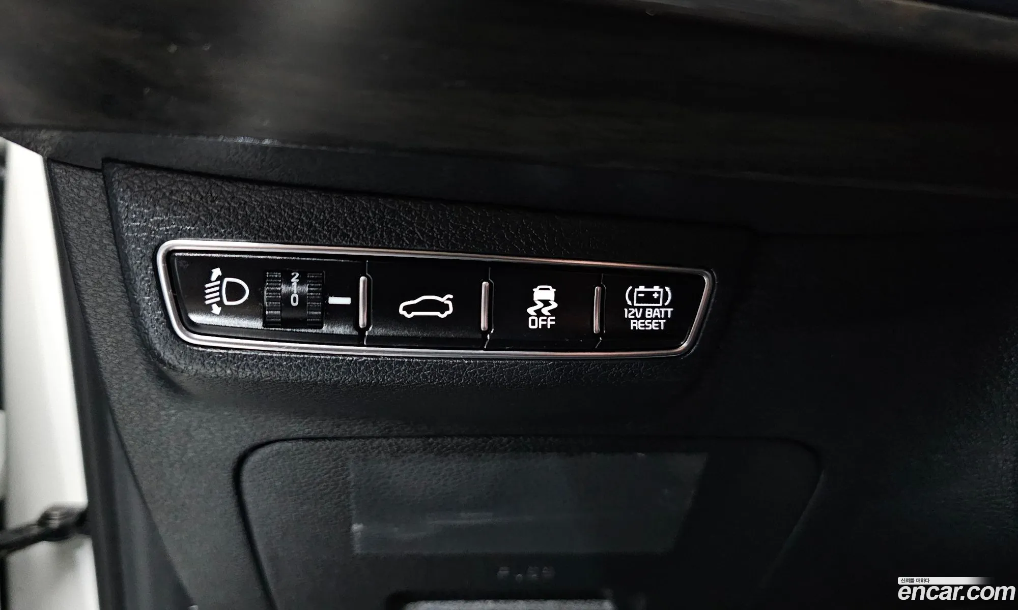 Kia K8 Hybrid 2022 — 11