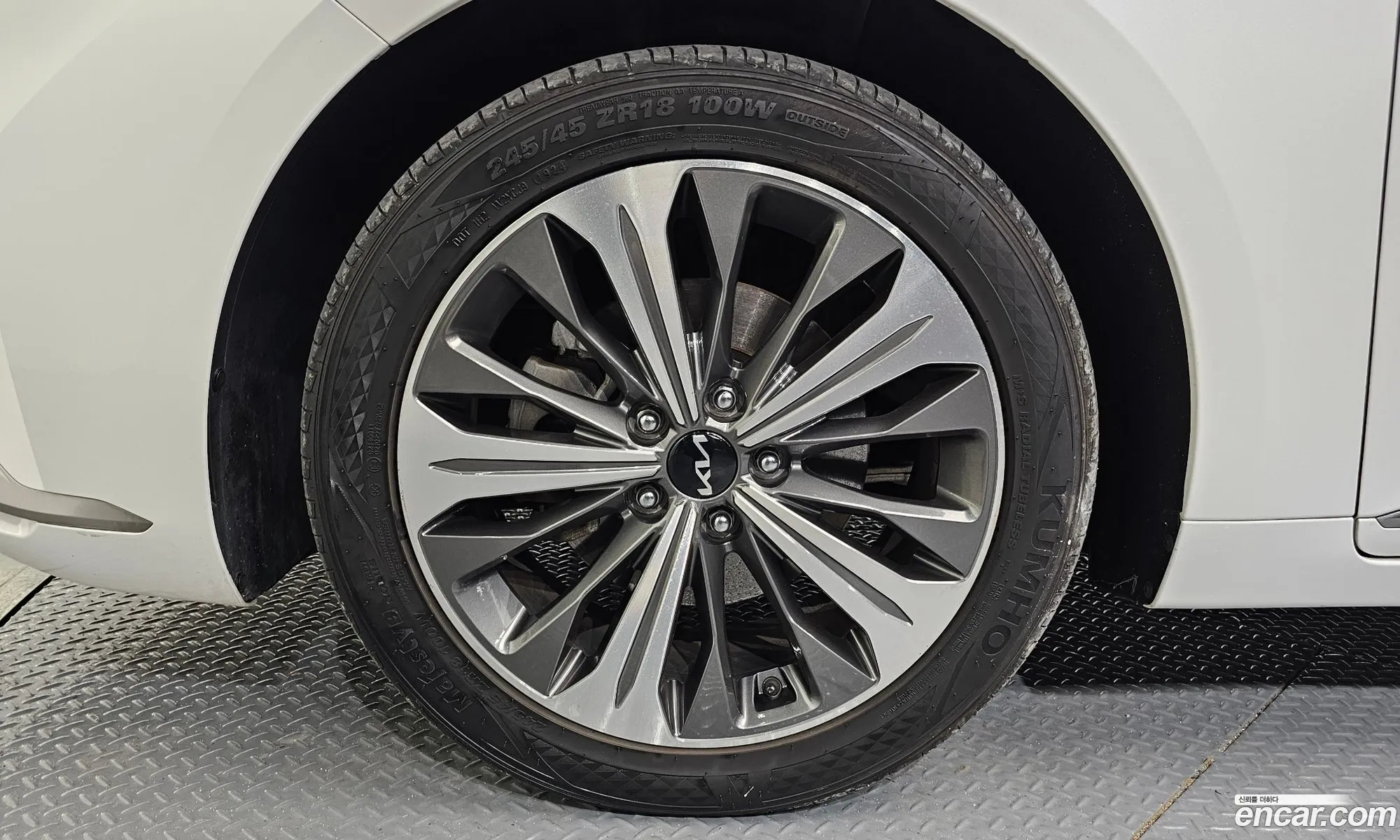 Kia K8 Hybrid 2022 — 4