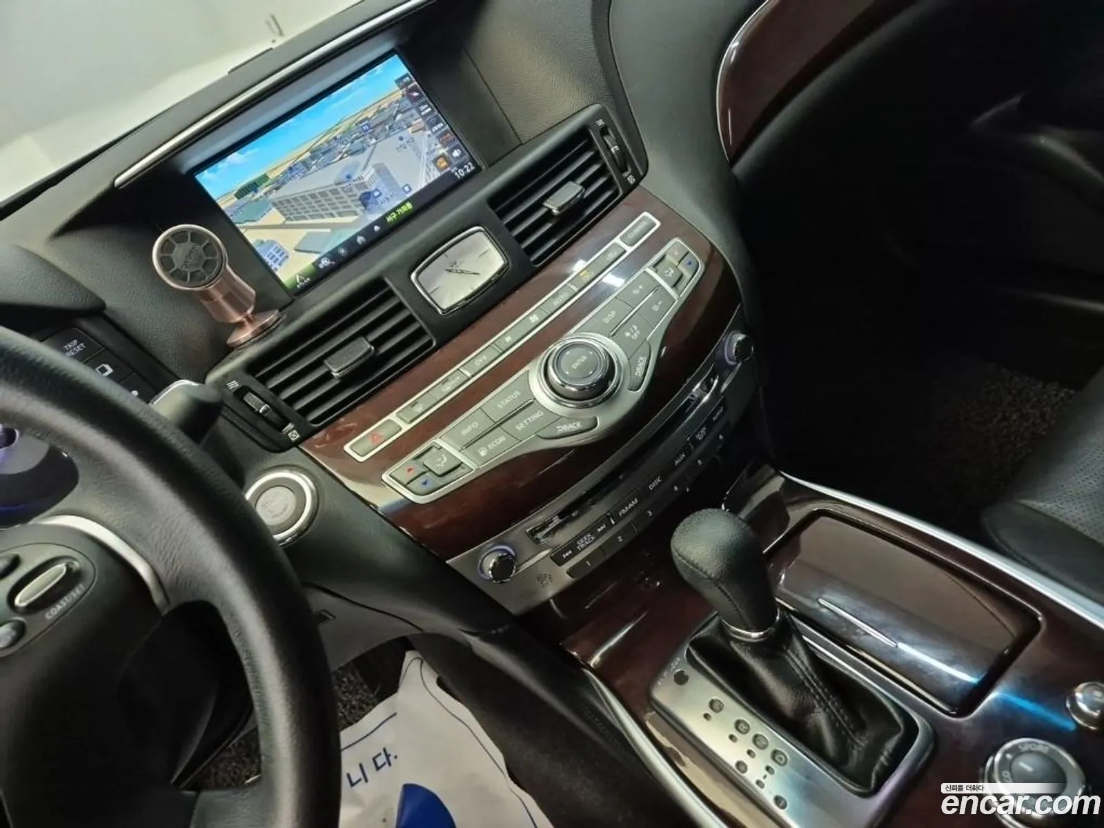 Infiniti Q70 2016 — 9