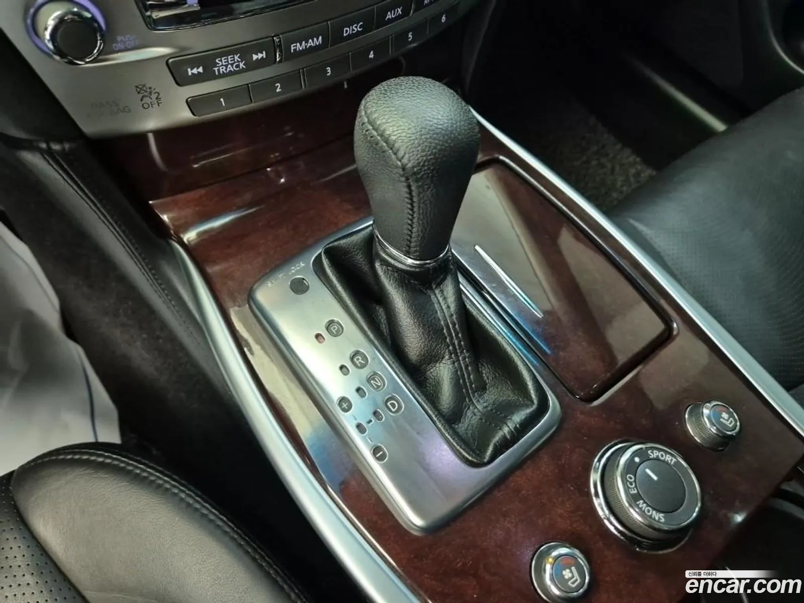 Infiniti Q70 2016 — 6