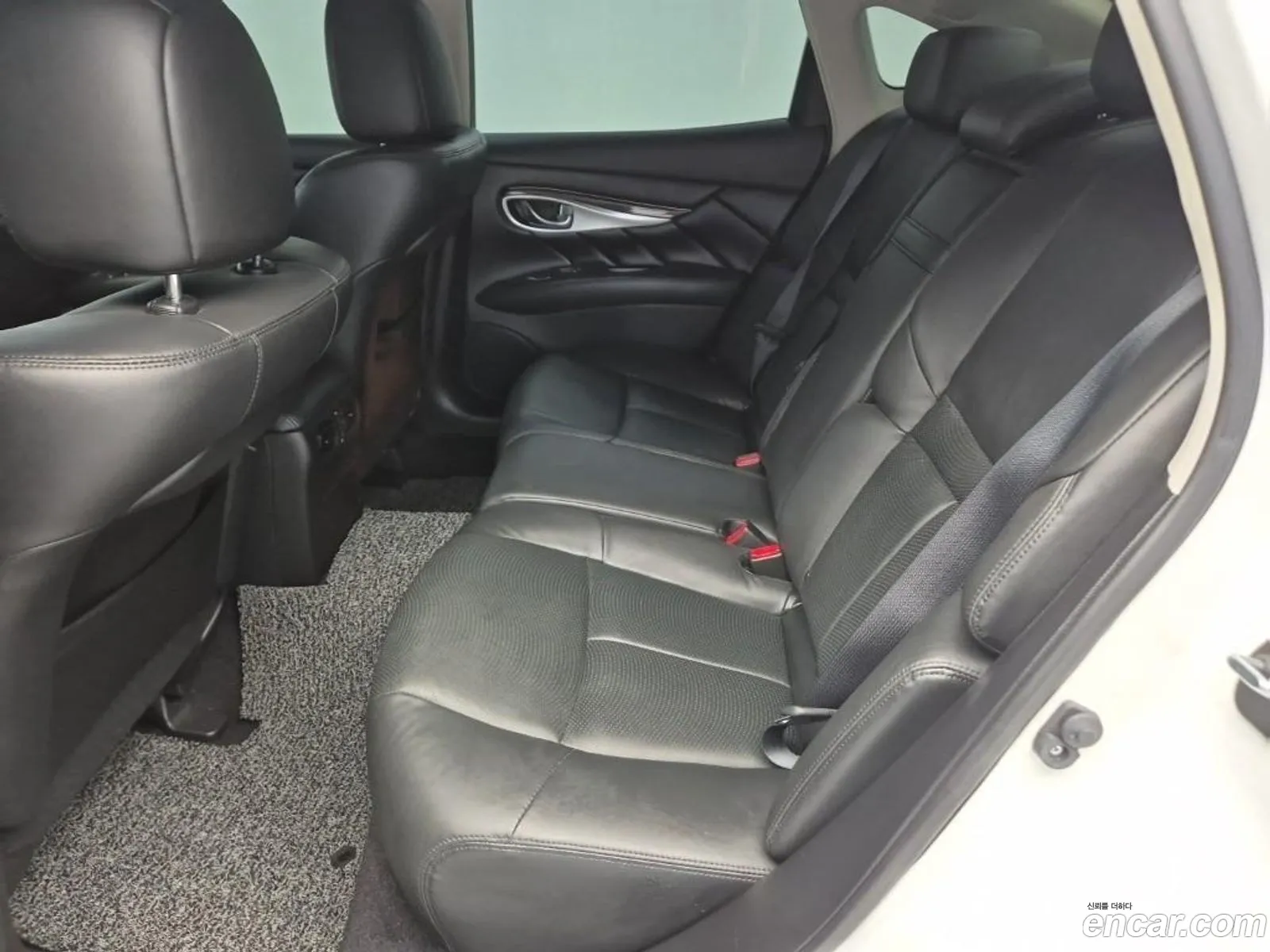 Infiniti Q70 2016 — 3