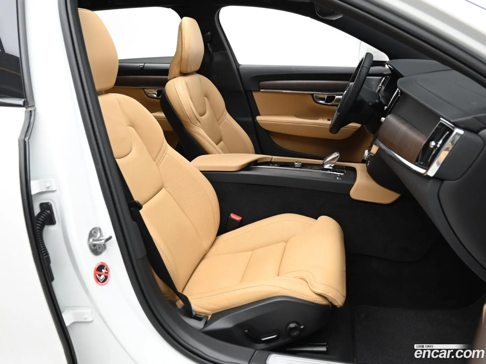 Volvo V90 Cross Country 2024 — 10