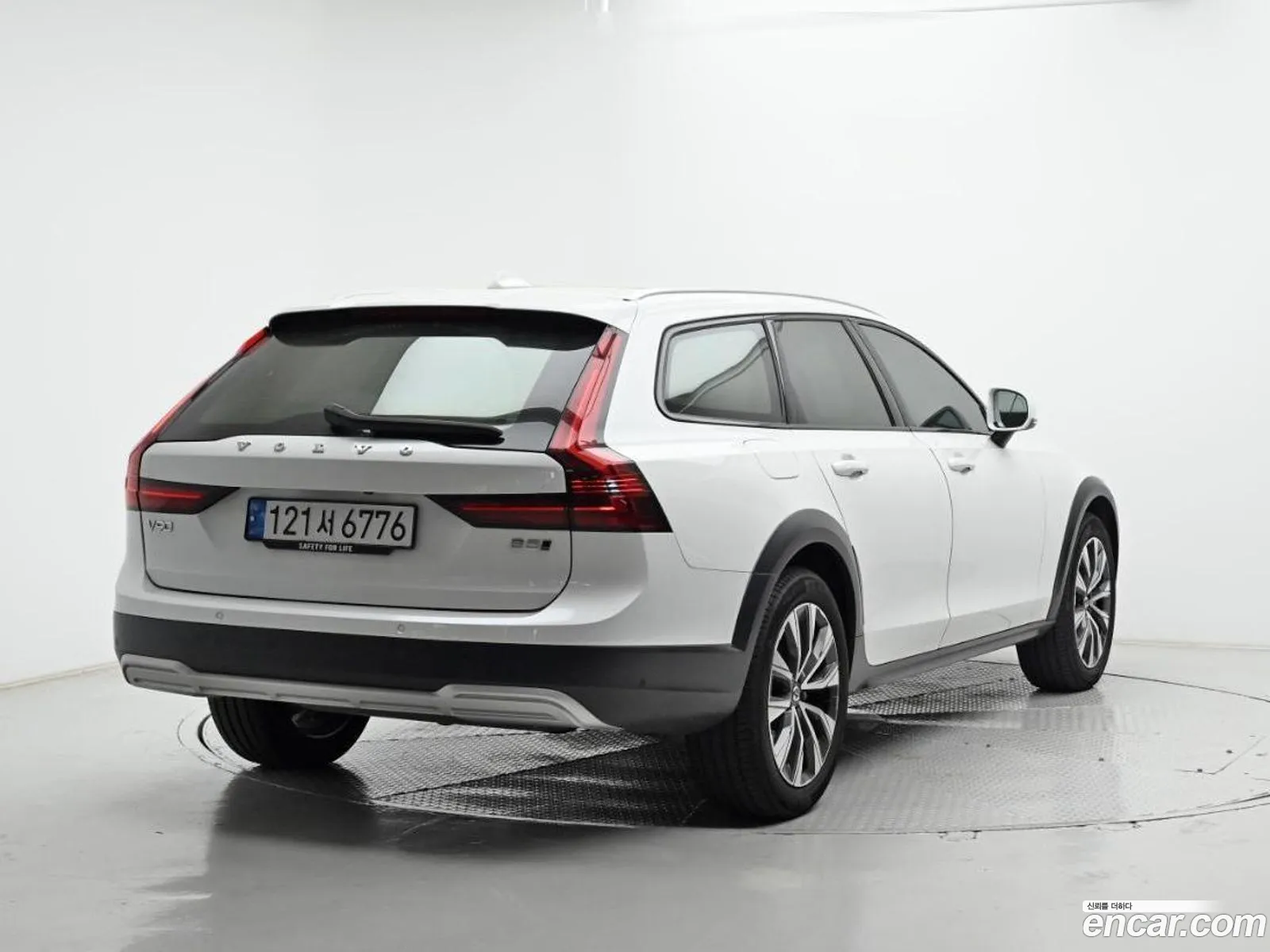 Volvo V90 Cross Country 2024 — 15