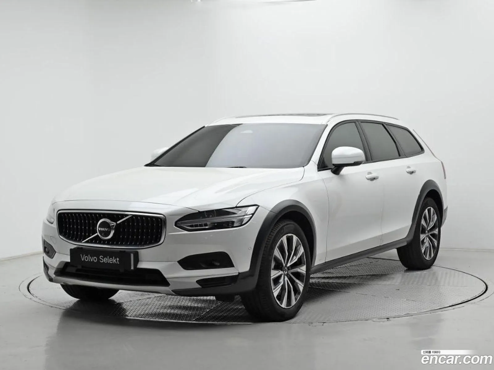 Volvo V90 Cross Country 2024 — 16
