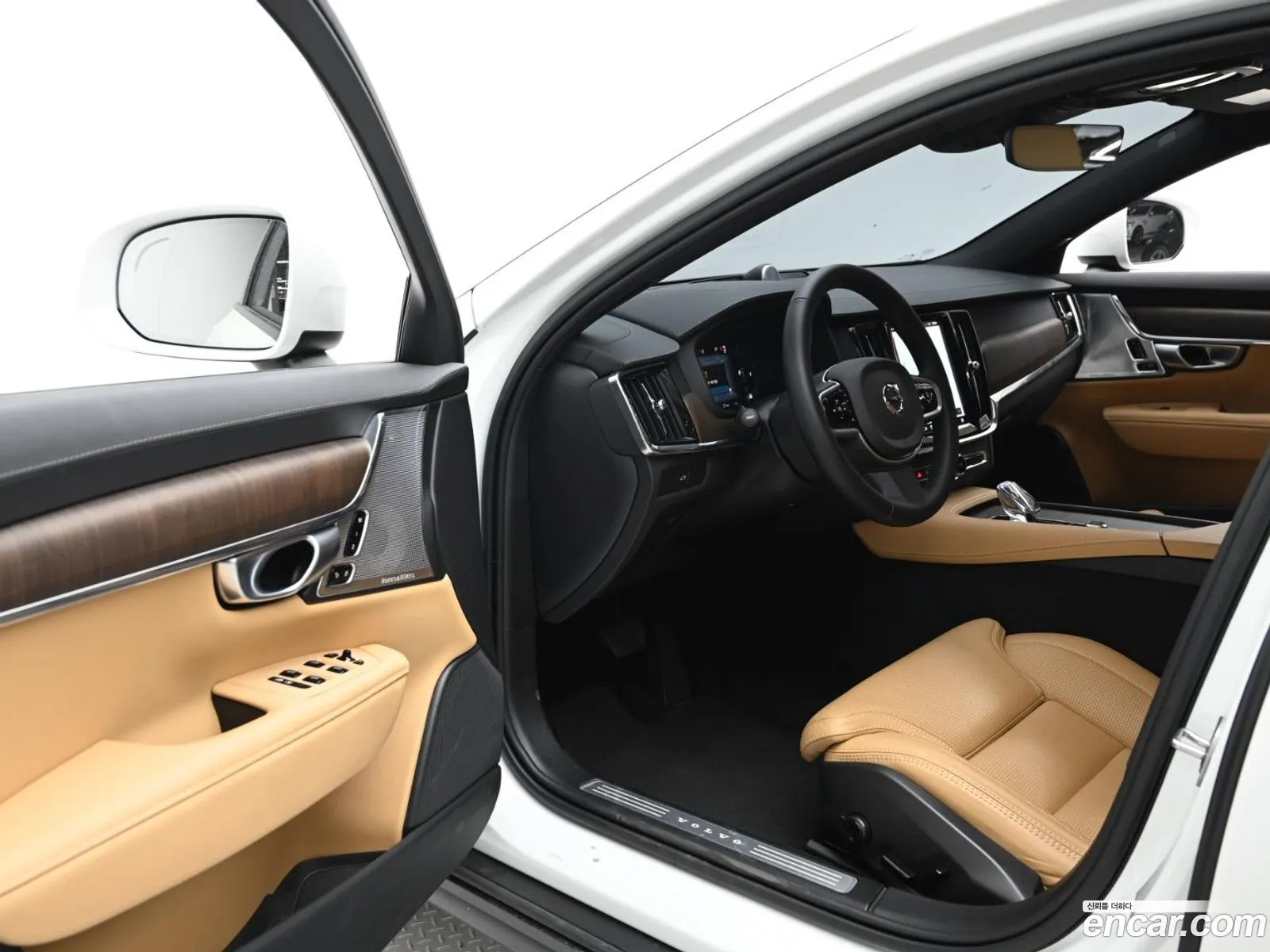 Volvo V90 Cross Country 2024 — 12