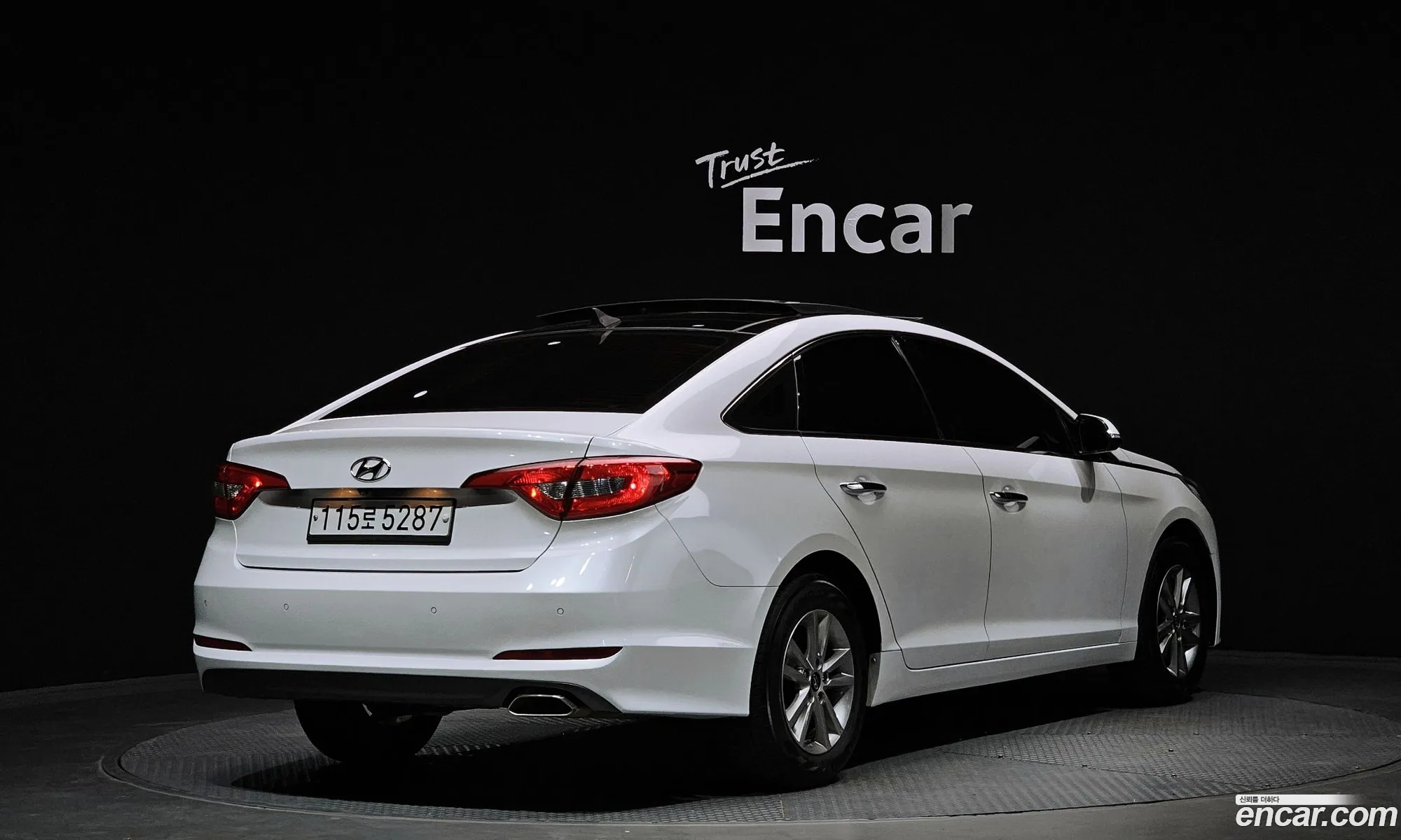 Hyundai LF Sonata 2014 — 12