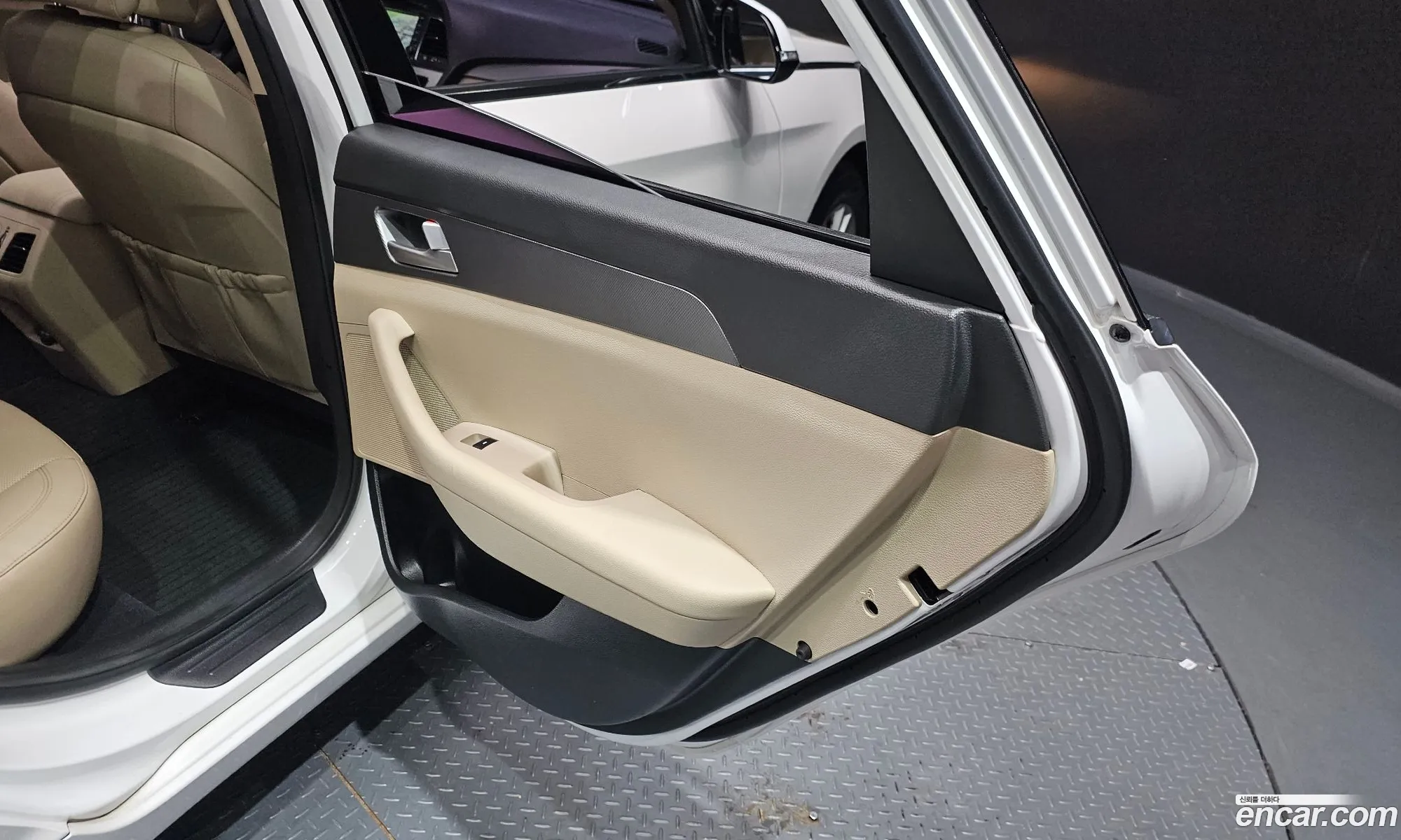 Hyundai LF Sonata 2014 — 18