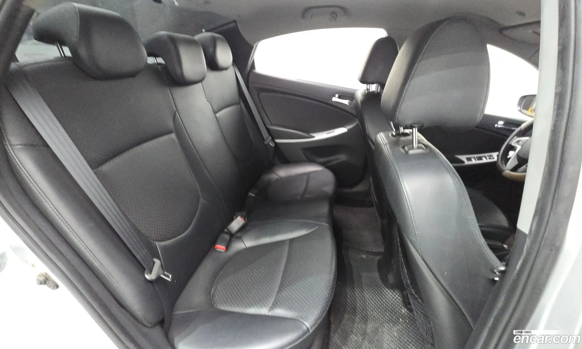 Hyundai Accent 2012 — 11