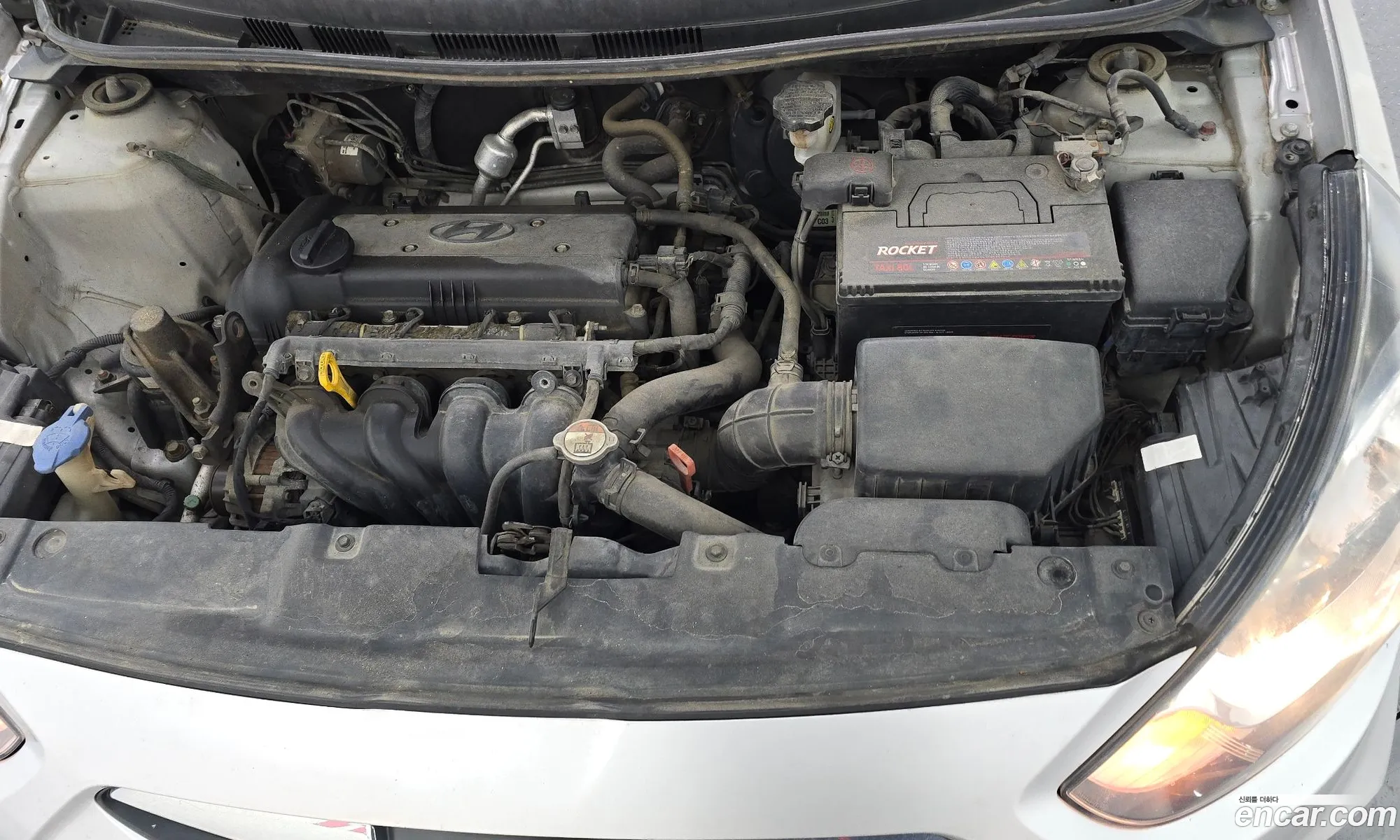 Hyundai Accent 2012 — 17