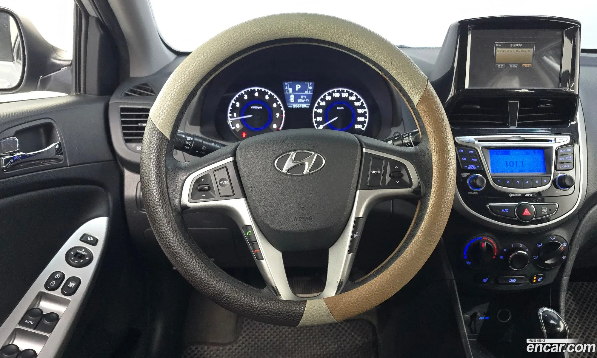 Hyundai Accent 2012 — 16