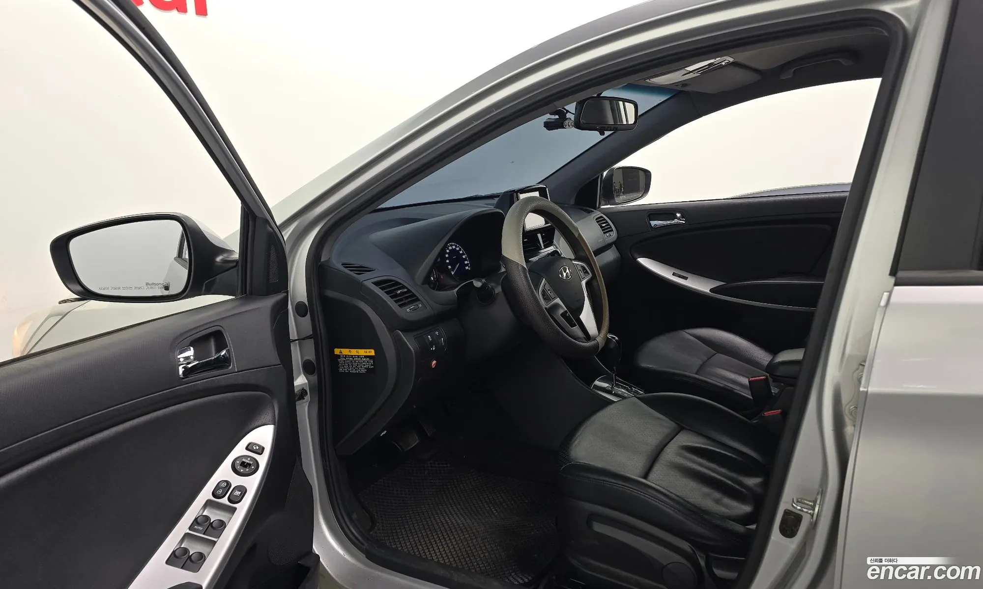 Hyundai Accent 2012 — 14