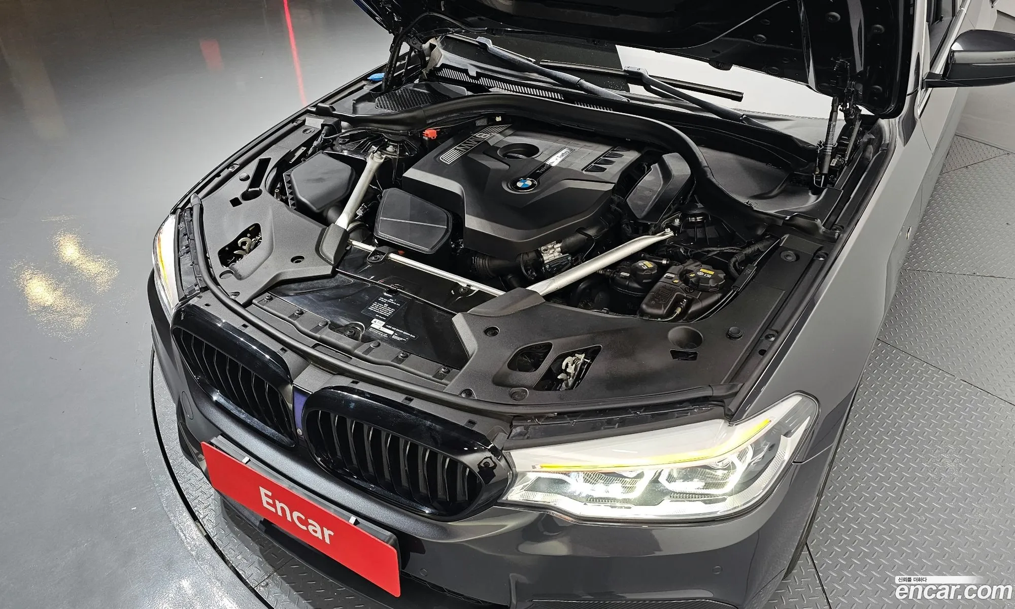 BMW 5 Series 2018 WBAJD3108JB255197 — 15